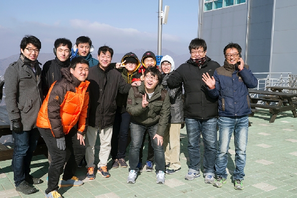 실험실 랩 MT 사진입니다. 대표이미지